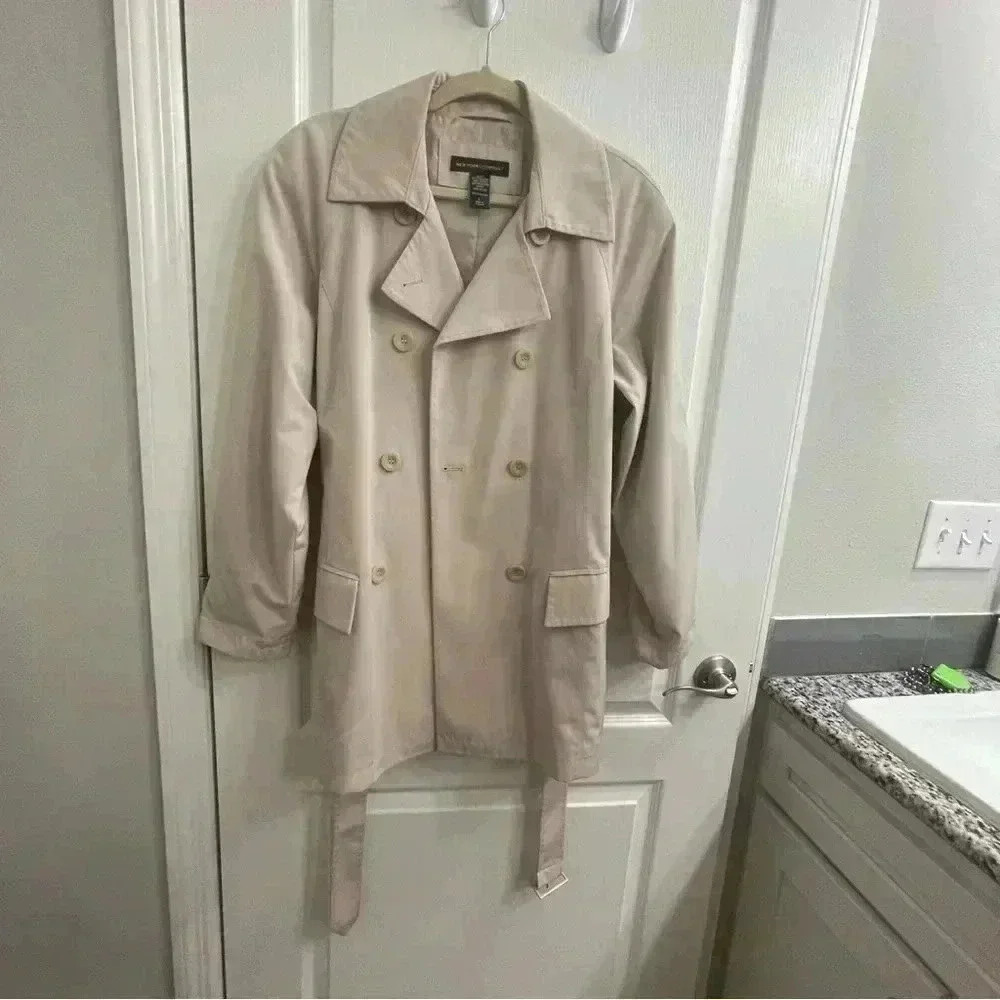 Belted Lightweight Trench Coat - Picture 8 of 10